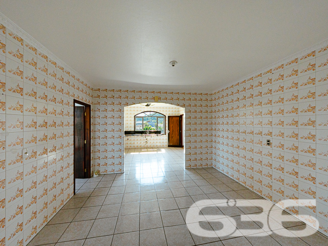 BAIRRO FÁTIMA – OPORTUNIDADE ÚNICA PARA LOCADORES - ESTUDA PERMUTA

Descubra o potencial de investimento neste imóvel multifamiliar no coração do bairro Fátima. Com um total de 296m² de área construída em um terreno de 450m², esta propriedade oferece uma combinação única de espaço, conforto e versatilidade, ideal para locação.

UMA ESTRUTURA DIVERSIFICADA PARA MÁXIMO RETORNO

Diversidade de Espaços: Com 7 dormitórios, 3 banheiros, 3 salas de estar e 3 cozinhas distribuídos em um sobrado e uma casa nos fundos, este imóvel atende a diferentes necessidades de locação.

Conforto e Privacidade: Espaços bem distribuídos garantem privacidade para múltiplos inquilinos, com áreas de serviço independentes e despensa para organização.

LOCALIZAÇÃO PRIVILEGIADA NO BAIRRO FÁTIMA
Situado em uma localização estratégica, o imóvel está próximo a serviços essenciais, facilitando a vida dos moradores e aumentando seu apelo de locação.

Com mais de 30 anos de experiência, a 636 Negócios Imobiliários é especialista em identificar oportunidades de investimento imobiliário com alto potencial de retorno. Deixe-nos ajudá-lo a expandir seu portfólio de imóveis com esta excelente opção de investimento.

NÃO DEIXE ESSA CHANCE ESCAPAR!
Telefone: (47) 3451-0636
WhatsApp: (47) 99190-0636

Descubra mais oportunidades como esta em: i636.com.br