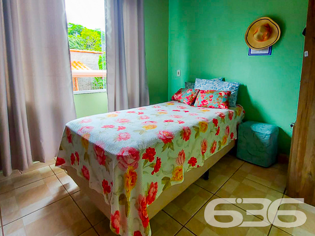 Descubra a excelência em moradia com esta ampla residência padrão térreo, situada no encantador bairro Boehmerwald, em Joinville-SC. Projetada com um toque de sofisticação e conforto, esta propriedade não só reflete mais de 30 anos de tradição e expertise da 636 Negócios Imobiliários, mas também uma oportunidade única de viver com qualidade e conveniência.
Localização Privilegiada: Localizada em uma rua pavimentada e estrategicamente posicionada com fácil acesso a vias principais, esta residência está próxima de escolas, hospitais, e serviços públicos essenciais, garantindo comodidade para sua família.
Espaços Amplos e Confortáveis: Com uma área construída de 238,64m² em um generoso terreno de 1.889,34m², a casa dispõe de 5 dormitórios e 3 banheiros, oferecendo conforto e privacidade para todos os membros da família. As áreas de estar incluem uma sala, copa e cozinha conjugadas, ideais para momentos de lazer e confraternização.
Características Exclusivas: A propriedade conta com uma garagem coberta para 4 veículos e uma descoberta, jardim encantador que circunda a casa, área de serviço completa, despensa e um ambiente totalmente mobiliado.
Flexibilidade nas Negociações: O proprietário está aberto a estudar propostas de troca por outras residências em diversos bairros de Joinville, oferecendo flexibilidade para aqueles que desejam fazer um novo investimento ou mudança de residência.
Esta propriedade não apenas simboliza um espaço de moradia, mas também uma manifestação de qualidade de vida e praticidade. Com áreas bem distribuídas e uma visão ampla do entorno, ela é perfeita para quem busca tranquilidade e bem-estar.
A 636 Negócios Imobiliários: Reconhecida por sua excelência e rigor técnico-jurídico, a 636 Negócios Imobiliários se destaca no mercado imobiliário há mais de três décadas. Nossa equipe é composta por mais de 50 profissionais dedicados a encontrar a casa dos seus sonhos. Com grande experiência e conhecimento local, oferecemos não apenas um imóvel, mas um lar para você e sua família.
Não perca esta oportunidade única de investir em seu futuro com segurança e qualidade. Entre em contato conosco para mais informações e agende sua visita a este imóvel excepcional.
636 NEGÓCIOS IMOBILIÁRIOS: A SUA MELHOR ESCOLHA
Com mais de 30 anos de experiência, a 636 Negócios Imobiliários é sua parceira ideal para encontrar o imóvel perfeito. Estamos prontos para ajudá-lo a fazer deste imóvel o seu novo lar.
Telefone: (47) 3451-0636
WhatsApp: (47) 99190-0636
Não perca esta oportunidade única. Visite nosso site para mais informações: i636.com.br
