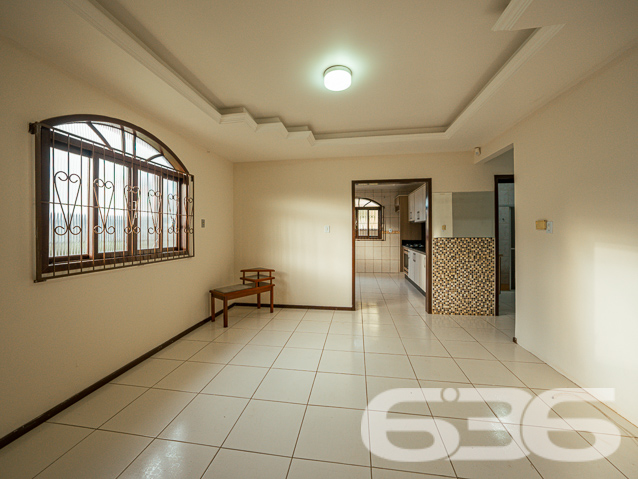 Encantadora Residência Térrea de 3 Quartos no Bairro Jardim Sofia, Joinville - ESTUDA PERMUTA

Apresentamos a você uma residência encantadora e aconchegante, localizada no cobiçado bairro Jardim Sofia, em Joinville. Esta bela propriedade oferece 360m² de terreno generosamente distribuídos, com 150m² de área construída. Com um padrão de construção e acabamento elevados, esta casa térrea recebe uma abundância de luz natural, proporcionando um ambiente arejado e livre de umidade.

A distribuição dos espaços é inteligente e convidativa. Ao adentrar, você encontrará uma espaçosa sala de estar, acompanhada por três quartos confortáveis. A cozinha e a copa, equipadas com móveis planejados, oferecem um espaço funcional e acolhedor. Além disso, a casa dispõe de uma área de serviço conveniente e um banheiro social.

A parte traseira da propriedade é um verdadeiro refúgio, com um amplo terreno gramado adornado por flores e até mesmo uma horta. Para os amantes da natureza, este é o cenário ideal para cultivar sua paixão.

Entre os atributos notáveis deste imóvel está a área de lazer completa, que inclui churrasqueira e pia. Também, uma suíte adicional foi pensada para acomodar visitantes com conforto. Esse espaço se destina a tornar seus encontros sociais memoráveis e especiais. Comodidade é primordial, e essa casa oferece três vagas de garagem, duas delas protegidas por um portão automático.

O bairro Jardim Sofia é uma escolha excepcional para quem busca residir na Zona Norte, com a conveniência do Shopping Garten a poucos passos de distância. Acesso rápido à região industrial da cidade e apenas a 20 minutos do centro de Joinville reforçam sua localização estratégica.

Agende agora mesmo uma visita com um de nossos experientes corretores e mergulhe em detalhes sobre essa oportunidade imperdível. Esta poderia ser a sua nova morada!

Estamos disponíveis para atendê-lo:
IMOBILIÁRIA 636.
Telefone: (47) 3451-0636
WhatsApp: (47) 99190-0636

Mal podemos esperar para recebê-lo!