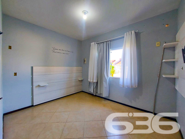 BAIRRO PARANAGUAMIRIM: CASA COM 3 DORMITÓRIOS E AMPLO TERRENO

Descubra o conforto e a privacidade que você sempre sonhou nesta ampla residência localizada no tranquilo bairro de Paranaguamirim. Com um terreno generoso de 467m² e uma área construída de 140m², este imóvel oferece o espaço ideal para a vida em família.

Esta casa conta com 3 dormitórios aconchegantes, 2 banheiros práticos, uma sala de estar convidativa e uma copa e cozinha conjugadas, perfeitas para momentos de confraternização. A área externa não deixa a desejar: um jardim encantador e um espaço para transformar em uma área de festa para receber amigos e familiares.

Localizada em uma rua sem saída no bairro Paranaguamirim, esta propriedade garante a tranquilidade que você procura, sem abrir mão da conveniência de estar perto de vias de acesso, transporte público, escolas e hospitais.

A casa, com parte averbada em laje, oferece segurança e a possibilidade de personalização para se tornar o lar dos seus sonhos.

A 636 Negócios Imobiliários, com mais de 30 anos de experiência, está pronta para ajudá-lo a realizar este sonho. Entre em contato conosco pelo telefone: (47) 3451-0636 ou WhatsApp: (47) 99190-0636 e descubra mais sobre esta oportunidade única.

Este e outros milhares de imóveis no site: i636.com.br