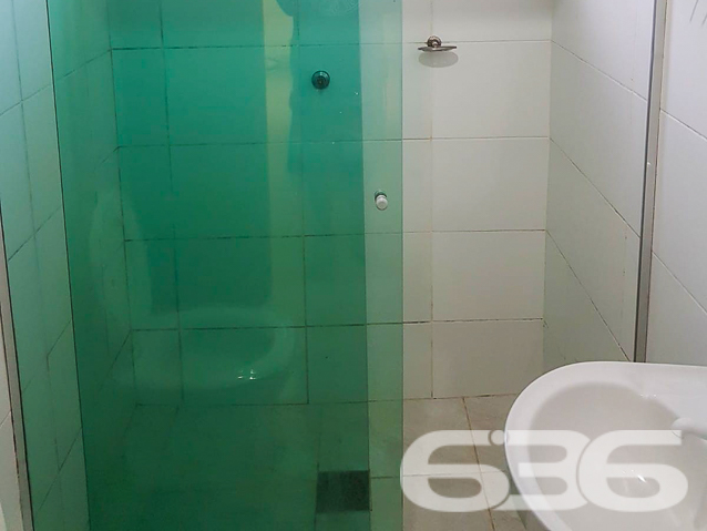 OPORTUNIDADE DE CASA NO BAIRRO PARANAGUAMIRIM - ESTUDA PERMUTA 

Apresentamos uma residência com 3 quartos espaçosos, 2 banheiros, sala aconchegante, cozinha funcional e uma área de serviço prática. 

Desfrute de momentos de lazer e confraternização na churrasqueira, onde você poderá reunir seus amigos e familiares para saborear deliciosos churrascos. Além disso, a casa conta com uma vaga de garagem coberta, proporcionando comodidade e segurança para seu veículo.

Com uma área construída de 70m² e um terreno de 360m², com 12 metros de abertura por 30 metros nas laterais, oferecendo espaço de sobra para você aproveitar o quintal.

Localizada no bairro Paranaguamirim, em Joinville, está situada em uma região tranquila e de fácil acesso, próxima a comércios locais, escolas e serviços essenciais.

Entre em contato conosco agora mesmo e agende uma visita. Sua nova casa está esperando por você!

Telefone: (47) 3451-0636
WhatsApp: (47) 99190-0636

Imobiliária 636.