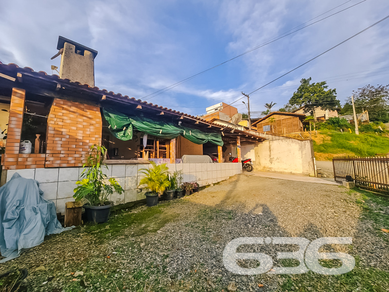 Casa à venda no Petrópolis, Joinville | 3 quartos 
