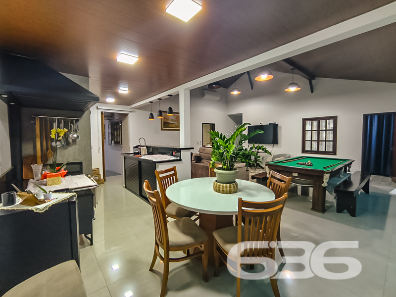 Casa à venda no Saguaçu, Joinville | 4 quartos, se