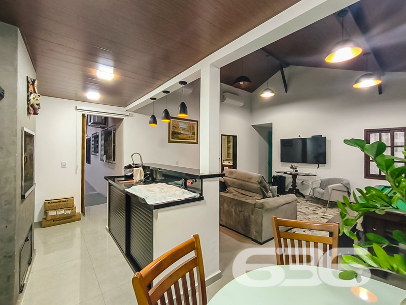 Casa à venda no Saguaçu, Joinville | 4 quartos, se