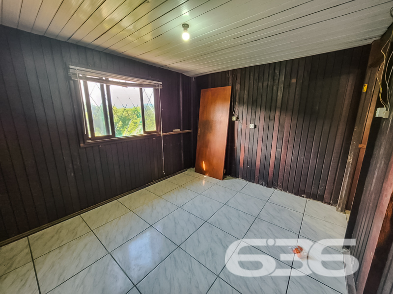 Casa à venda no bairro Santa Catarina, Joinville |