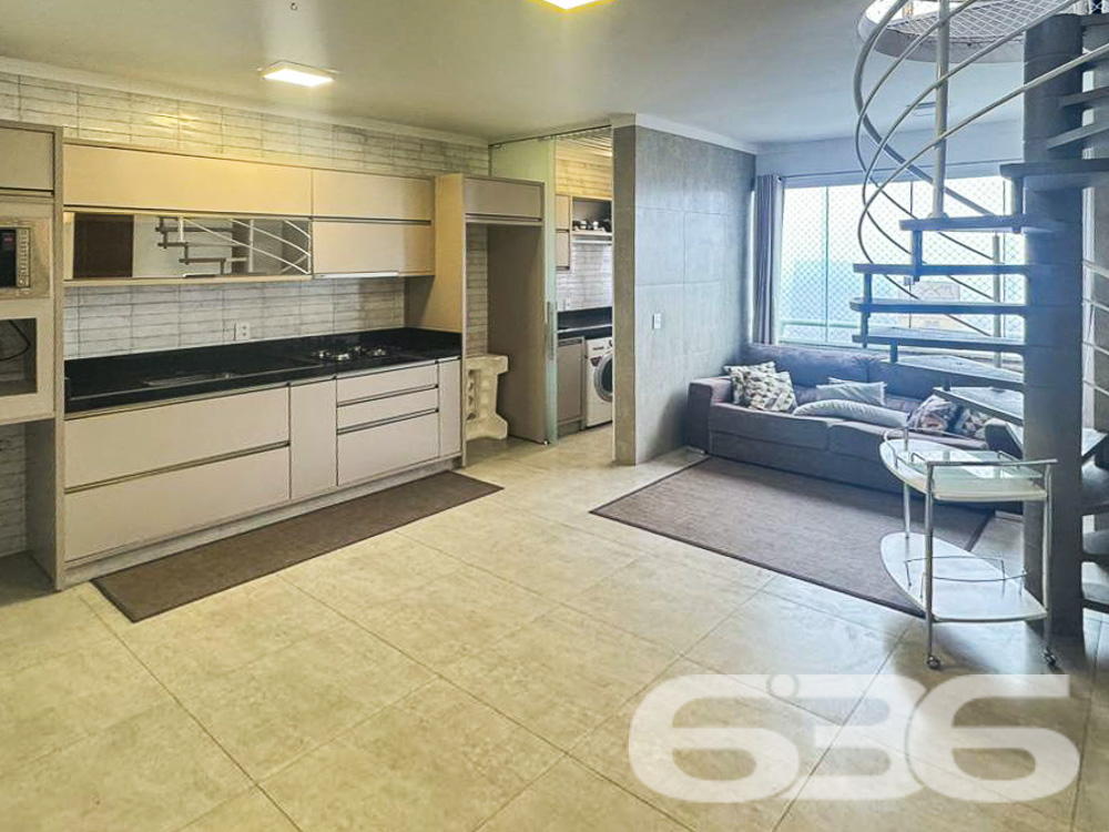 Apresentamos esta magnífica cobertura plana localizada no charmoso bairro Boa Vista, em Joinville, SC. Este apartamento, oferece o conforto e a comodidade que você e sua família merecem.
Composição do Imóvel:
* Sala de Estar: Espaçosa e bem iluminada, proporcionando um ambiente aconchegante para receber familiares e amigos.
* Cozinha: Planejada com móveis embutidos de alta qualidade e equipada com eletrodomésticos modernos.
* Área de Serviço: Funcional e bem organizada, com espaço para máquinas de lavar e secar.
* Sacada: Com churrasqueira, ideal para momentos de lazer e confraternização.
* Home Office: Perfeito para quem trabalha remotamente, oferecendo um espaço tranquilo e bem iluminado.
* Área de Festa: Com churrasqueira, perfeita para eventos sociais.
* Lavabo: Adicional, garantindo praticidade no dia a dia.
O imóvel está perto de vias de acesso, shopping centers, transporte público, escolas, hospitais e serviços públicos essenciais. A posição norte garante ótima iluminação natural durante o dia.
Esta cobertura é uma oportunidade única para quem busca um imóvel completo em um dos melhores bairros de Joinville. Pronto para morar, este apartamento proporciona o conforto e a qualidade de vida que você e sua família merecem.
Não perca a chance de conhecer este imóvel dos sonhos! Agende uma visita com um de nossos corretores e descubra todos os detalhes que fazem desta cobertura uma opção única no mercado.
636 NEGÓCIOS IMOBILIÁRIOS: A SUA MELHOR ESCOLHA
Com mais de 30 anos de experiência, a 636 Negócios Imobiliários é sua parceira ideal para encontrar o imóvel perfeito. Estamos prontos para ajudá-lo a fazer deste imóvel o seu novo lar.
Telefone: (47) 3451-0636
WhatsApp: (47) 99190-0636
Não perca esta oportunidade única. Visite nosso site para mais informações: i636.com.br