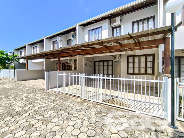 Foto de Sobrado Balneário Barra do Sul Centro 03018984