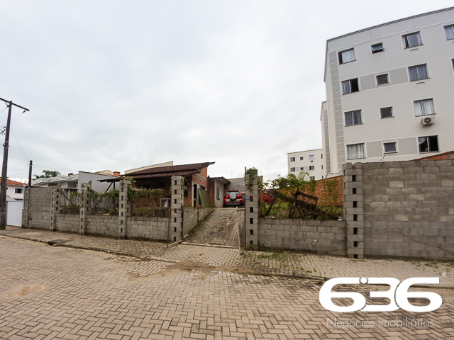 Terreno à venda no Adhemar Garcia, Joinville | apr