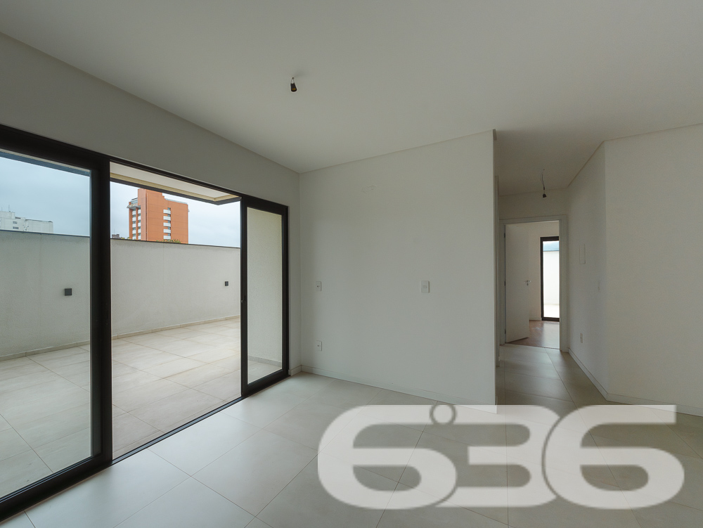 Descubra seu Próximo Lar em Joinville – Um Apartamento com Terraço e Conforto Moderno
Localizado no coração do bairro Bucarein em Joinville, este apartamento oferece uma combinação única de design moderno, privacidade e funcionalidade, estabelecendo um novo padrão de vida urbana. Com um endereço privilegiado e infraestrutura invejável, este imóvel promete ser o refúgio perfeito para quem busca tranquilidade sem abrir mão da conveniência.
A sala de estar e jantar, com piso de porcelanato, oferece um espaço amplo e iluminado, conectando-se a um terraço generoso com churrasqueira, onde você pode desfrutar de momentos relaxantes ou entreter convidados com total privacidade. A cozinha prática e funcional se abre para a área de serviço, otimizando o espaço e proporcionando praticidade no dia a dia.
Um dos destaques deste apartamento é o terraço enorme que oferece a possibilidade de instalação de uma piscina ou ofurô, criando um ambiente externo exclusivo para relaxamento ou entretenimento. Completam o layout duas garagens cobertas, proporcionando segurança e conveniência.
Para o lazer, o edifício dispõe de academia mobiliada, brinquedoteca e salão de festas com espaço gourmet, todos decorados e mobiliados, proporcionando áreas de convívio elegantes e práticas para todas as idades.
Este apartamento em Joinville não é apenas um espaço para morar, mas um convite para viver bem, combinando modernidade, segurança e lazer em um dos melhores bairros da cidade. Agende sua visita e venha descobrir por que este Giardino é o lar dos seus sonhos!
636 NEGÓCIOS IMOBILIÁRIOS: A SUA MELHOR ESCOLHA
Com mais de 30 anos de experiência, a 636 Negócios Imobiliários é sua parceira ideal para encontrar o imóvel perfeito. Estamos prontos para ajudá-lo a fazer deste imóvel o seu novo lar.
Telefone: (47) 3451-0636
WhatsApp: (47) 99190-0636
Não perca esta oportunidade única. Visite nosso site para mais informações: i636.com.br