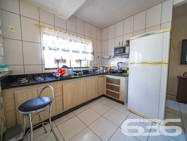 VENDE-SE IMÓVEL COM 2 QUARTOS NO BAIRRO PARANAGUAMIRIM
Este é um belo e ótimo sobrado, com excelente acabamento nos ambientes internos e cuja planta possui 100m² de área construída, em um imponente terreno com 240m², totalmente murado. Sua disposição detém:
- 2 dormitórios;
- salas de estar e de jantar conjugadas;
- cozinha;
- área de serviço;
- sacada;
- 2 banheiros;
- uma estupenda área de festas com churrasqueira;
- 1 vaga de garagem coberta (e espaço descoberto para mais 2 automóveis).
Ficou interessado? O que você está esperando!? Entre já em contato conosco e agende sua visita para conhecer pessoalmente este imóvel!
Consulte um de nossos corretores e saiba mais:
Telefone| 47 3451-0636
WhatsApp| 47 99190-0636
Imobiliária 636.