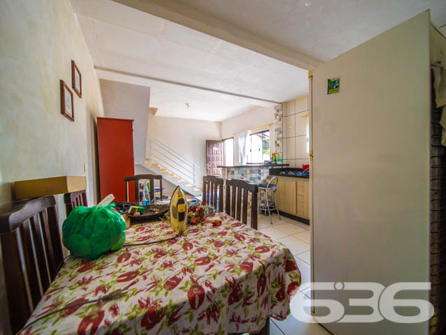 VENDE-SE IMÓVEL COM 2 QUARTOS NO BAIRRO PARANAGUAMIRIM
Este é um belo e ótimo sobrado, com excelente acabamento nos ambientes internos e cuja planta possui 100m² de área construída, em um imponente terreno com 240m², totalmente murado. Sua disposição detém:
- 2 dormitórios;
- salas de estar e de jantar conjugadas;
- cozinha;
- área de serviço;
- sacada;
- 2 banheiros;
- uma estupenda área de festas com churrasqueira;
- 1 vaga de garagem coberta (e espaço descoberto para mais 2 automóveis).
Ficou interessado? O que você está esperando!? Entre já em contato conosco e agende sua visita para conhecer pessoalmente este imóvel!
Consulte um de nossos corretores e saiba mais:
Telefone| 47 3451-0636
WhatsApp| 47 99190-0636
Imobiliária 636.