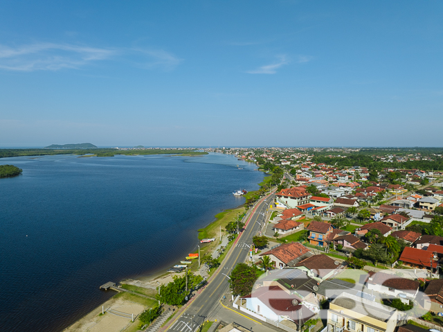 Foto de Sobrado Geminado Balneário Barra do Sul Costeira 03018281