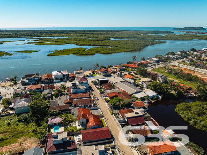 Casa à venda no Costeira, Balneário Barra do Sul |