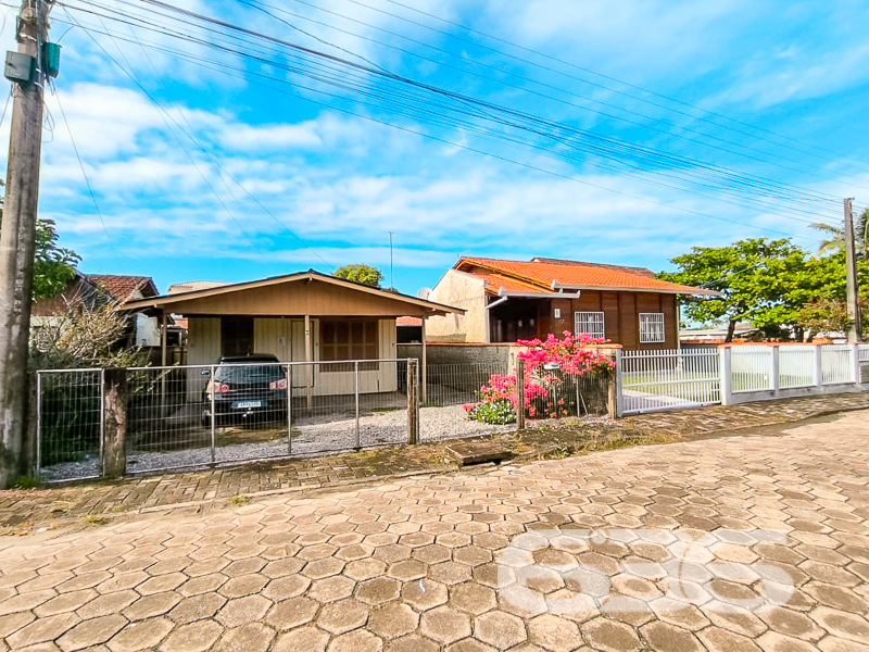 Casa à venda no Costeira, Balneário Barra do Sul |