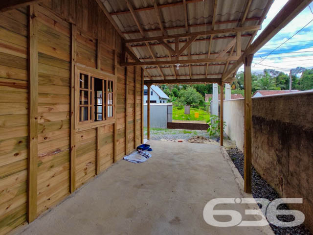 BELÍSSIMA CASA COM 2 QUARTOS EM ARAQUARI, SANTA CATARINA
São 240 m² de terreno e 60 m² de área construída de uma aconchegante e charmosa residência de padrão térreo, nova e com bons acabamentos, possuindo uma estrutura que realça bem o ambiente, proporcionando um aspecto exuberante no local.
O imóvel é composto de cômodos super confortáveis, composto de 2 dormitórios, sala de estar e jantar conjugadas, cozinha e banheiro social.
Contendo ainda 5 vagas de garagem, sendo uma vaga coberta.
O imóvel é muito bem localizado no bairro Itinga em Araquari, distrito de Joinville, com ótimas infraestruturas e fácil acesso para as rodovias 301, 418 e 280, próximo de uma grande concentração de empresas. Há 25 km do centro de Joinville.
Consulte um dos nossos corretores e saiba mais sobre esse vantajoso e atraente imóvel, você não irá se arrepender.
Esperamos por você!
Fale conosco:
IMOBILIÁRIA 636.
Telefone: (47) 3448-3636
WhatsApp: (47) 99190-0636