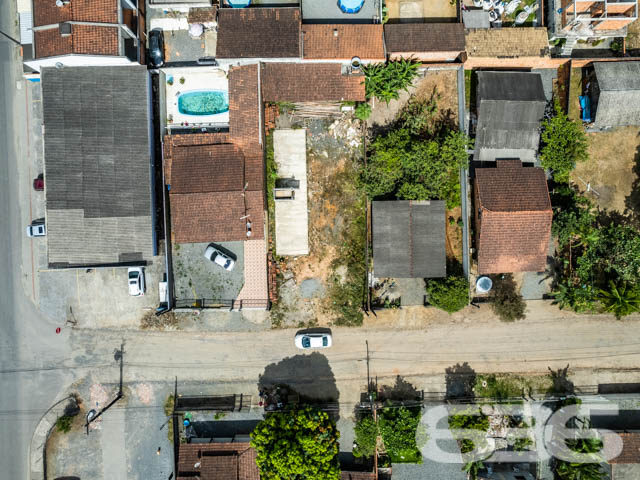 OPORTUNIDADE DE TERRENO, NO BAIRRO PARANAGUAMIRIM, EM JOINVILLE.
São 375 m² de terreno plano, sendo 12,50 metros de frente.
Situado no bairro Paranaguamirim, zona sul de Joinville, próximo de vários estabelecimentos e serviços de grande utilidade para o seu dia a dia, com fácil acesso as principais vias da região.
Agende uma visita
Telefone: (47) 3451-0636
WhatsApp: (47) 99190-0636