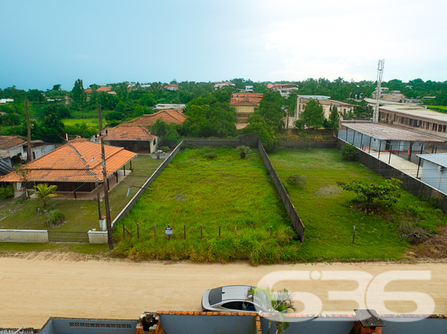 Confira esta exclusividade da 636 Negócios Imobiliários: um terreno deslumbrante localizado em São Francisco do Sul, no bairro Ervino, uma verdadeira joia para quem busca tranquilidade e investimento seguro em um dos destinos mais encantadores de Santa Catarina.

Detalhes do Terreno:

Com um total de 490,00 m²,  formando uma geometria regular ideal para diversos projetos arquitetônicos.
Localização: Oferece um ambiente tranquilo e está pronto para ser transformado na sua próxima grande conquista.

Por que escolher este terreno?

Localização estratégica: São Francisco do Sul é conhecida por sua beleza natural e tranquilidade, sendo um dos destinos mais procurados por quem deseja qualidade de vida ou um ótimo retorno sobre investimentos.
Flexibilidade de Projeto: O tamanho e a forma do terreno permitem uma variedade de projetos, desde uma residência espaçosa até um empreendimento multifamiliar.
Investimento Inteligente: A área está em expansão, com aumento de demanda por propriedades, garantindo valorização do seu investimento.

Sobre a 636 Negócios Imobiliários:
Com mais de 30 anos de experiência no mercado imobiliário, reconhecida por nossa perfeição técnico-jurídica e gestão digital inteligente, estamos aqui para garantir que sua compra seja simples, segura e satisfatória. Nossa equipe de especialistas está pronta para ajudá-lo a fazer a escolha certa com confiança e suporte total.

Não perca esta oportunidade exclusiva de possuir um dos terrenos mais desejáveis de São Francisco do Sul. Venha construir seu futuro conosco!

Entre em contato hoje mesmo e agende sua visita!
 
636 NEGÓCIOS IMOBILIÁRIOS: A SUA MELHOR ESCOLHA
Com mais de 30 anos de experiência, a 636 Negócios Imobiliários é sua parceira ideal para encontrar o imóvel perfeito. Estamos prontos para ajudá-lo a fazer deste imóvel o seu novo lar.
 
Telefone: (47) 3451-0636
WhatsApp: (47) 99190-0636
 
Não perca esta oportunidade única. Visite nosso site para mais informações: i636.com.br