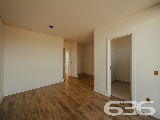 SOBRADO À VENDA NO BAIRRO FLORESTA - COM SUÍTE + 2 QUARTOS

Procurando por um imóvel aconchegante e com um preço que cabe no seu bolso? A 636 tem uma ótima opção para você!

Serão 177 m² de área construída de um charmoso geminado com ótimo padrão de construção, estilo sobrado, novinho. 

O geminado será composto por cômodos confortáveis e em ótima edificação. Imóvel bem planejado com áreas espaçosas, arejadas e arquitetura moderna, escada com pisante em mármore, com conjunto de materiais e bom acabamento.    

Composto de 1 suíte, 2 dormitórios, sala de estar e jantar conjugadas, copa e cozinha, lavabo, área de serviço e banheiro social.

Imóvel totalmente murado e seguro, com uma bela área de lazer com salão de festas com churrasqueira e se preferir, pode incluir no imóvel uma linda piscina.

Contendo ainda 2 vagas de garagem com portão eletrônico.

Localizado na Zona Sul de Joinville, no bairro Floresta, uma região com boa infraestrutura e comodidades diárias, como transporte público, mercados e comércio em geral, com fácil acesso para a saída da cidade, fica há cerca de 20 minutos do centro da cidade. 

Uma ótima oportunidade de você adquirir esse vantajoso imóvel na maior cidade de Santa Catarina.

Fale conosco:

Telefone: (47) 3451-0636
WhatsApp: (47) 99190-0636


Imobiliária 636.