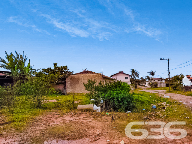 VENDE-SE TERRENO EM SÃO FRANCISCO DO SUL, SANTA CATARINA
São 260m² de terreno com área muito boa, com 13m² de fundos e 20m² de lados. Terreno de topografia regular e plano, pronto para obras.
Perfeito para você que deseja começar aquela construção dos sonhos.
Rodeado pela natureza modesta do bairro Ubatuba, localizado em São Francisco do Sul, uma ilha exuberante de belas praias e paisagens fantásticas com inúmeras opções de lazer ao ar livre, com uma posição geográfica privilegiada com acesso rápido a qualquer outro bairro da região, há cerca de 2km de distância da praia.
Consulte um de nossos corretores e saiba mais sobre esse excelente terreno. Esperamos por você!
Fale conosco:
Telefone: 47 3451-0636
WhatsApp: 47 99190-0636
Imobiliária 636.