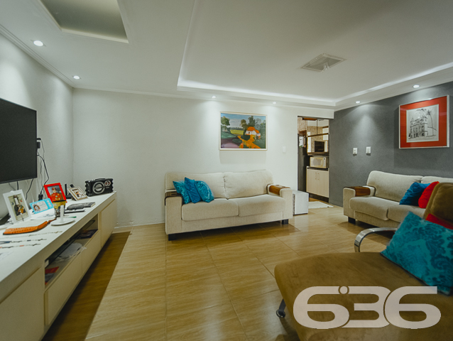 ÓTIMA CASA COM SUÍTE + 3 QUARTOS NO BAIRRO FÁTIMA - ESTUDA PERMUTA
Esta é uma excelente residência térrea em formato de “L”, com garagem coberta na frente para 2 veículos e um belíssimo hall de entrada. Conta com sala de estar, sala de televisão e uma ótima suíte com closet + 2 dormitórios super espaçosos na parte da frente do imóvel. Completando sua composição, na parte de trás encontra-se a cozinha, lavanderia e mais um cômodo que pode ser transformado em despensa ou quarto de visitas.
No final da casa há uma incrível área de festas com churrasqueira, fechada com vidro, para desfrutar de momentos inesquecíveis ao lado de familiares e amigos. Ainda conta com mais um cômodo para guardar ferramentas.
São 210m² de área construída, parcialmente averbada, sobre um amplo terreno com 450m² localizado no bairro Fátima - a poucos passos do Hipermais Supermercados, CEI’s, escolas, panificadoras, farmácias, transporte público, restaurantes e serviços essenciais para o dia a dia.
É impossível descrever todos os deslumbrantes detalhes desse esplendoroso imóvel. Então venha conhecer pessoalmente e se apaixonar!
Fale conosco:
Telefone: (47) 3451-0636
WhatsApp: (47) 99190-0636
Imobiliária 636.