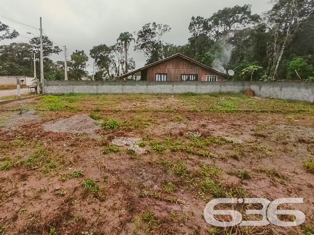 TERRENO PERFEITO PARA INVESTIDORES EM UBATUBA, SÃO FRANCISCO DO SUL

Este terreno excepcional, com 360m² de área total, oferece 18 metros de frente e 20 metros de lateral, apresentando-se como um lote plano e limpo. É a tela em branco perfeita para construir seus sonhos, seja para residências geminadas ou para um investimento inteligente.

Potencial Ilimitado para Construção

Imagine as possibilidades neste terreno: desde a construção de casas geminadas, ideais para famílias que buscam conforto e praticidade, até projetos de investimento com alto retorno. A natureza plana e limpa do lote facilita o início de qualquer construção.

Uma Localização Estratégica em Ubatuba

Situado no bairro Ubatuba, em São Francisco do Sul, este terreno está em uma localização privilegiada. A área é conhecida por sua tranquilidade e beleza, oferecendo um estilo de vida desejável para futuros moradores ou inquilinos.

636 Negócios Imobiliários: Seu Parceiro de Confiança

Com mais de 30 anos de experiência no mercado imobiliário, a 636 Negócios Imobiliários é especialista em transformar oportunidades em realidades concretas.

Para mais informações sobre este terreno em Ubatuba, São Francisco do Sul, entre em contato conosco pelo telefone (47) 3451-0636 ou WhatsApp (47) 99190-0636. Estamos prontos para ajudá-lo a realizar seu projeto de investimento!