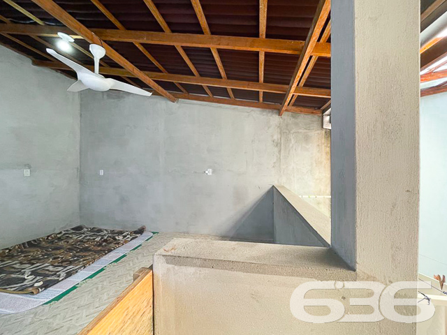 IMÓVEL COM 2 DORMITÓRIOS NO BAIRRO ADHEMAR GARCIA
Este é um sobrado com 71m² de área construída e abertura de 3 metros, tendo em sua composição cômodos super confortáveis e bem distribuídos.
São 2 quartos aconchegantes, 2 banheiros, lavabo, sala de estar, copa e cozinha conjugada, sacada e área de serviço.
Atrás do imóvel há uma construção com dois pisos, podendo ser utilizada como home office e área de festas com churrasqueira.
Conta com uma vaga de garagem em terreno totalmente murado e com grades.
Situado em rua tranquila e sem saída, no bairro Adhemar Garcia, perto de vias de acesso, escolas, transporte público, mercados, lojas e demais serviços importantes para o dia a dia.
Vai perder essa oportunidade? Fale conosco e agende já sua visita!
Telefone: (47) 3451-0636
WhatsApp: (47) 99190-0636
Imobiliária 636.
