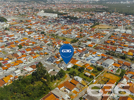 IMÓVEL COM 2 DORMITÓRIOS NO BAIRRO ADHEMAR GARCIA
Este é um sobrado com 71m² de área construída e abertura de 3 metros, tendo em sua composição cômodos super confortáveis e bem distribuídos.
São 2 quartos aconchegantes, 2 banheiros, lavabo, sala de estar, copa e cozinha conjugada, sacada e área de serviço.
Atrás do imóvel há uma construção com dois pisos, podendo ser utilizada como home office e área de festas com churrasqueira.
Conta com uma vaga de garagem em terreno totalmente murado e com grades.
Situado em rua tranquila e sem saída, no bairro Adhemar Garcia, perto de vias de acesso, escolas, transporte público, mercados, lojas e demais serviços importantes para o dia a dia.
Vai perder essa oportunidade? Fale conosco e agende já sua visita!
Telefone: (47) 3451-0636
WhatsApp: (47) 99190-0636
Imobiliária 636.