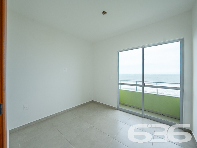 ÓTIMO SOBRADO TRIPLEX COM 4 SUÍTES COM CLOSET DE FRENTE PARA O MAR EM ITAJUBA
Este é simplesmente um imóvel espetacular! Conta com 4 suítes espaçosas e confortáveis, cada uma com seu próprio closet, para que você tenha todo o espaço necessário para organizar suas roupas e pertences. Além disso, a casa conta com uma incrível área externa, com piscina e churrasqueira, para momentos de lazer e descontração em família e com amigos.
Localizado em um condomínio fechado, com segurança 24 horas, este sobrado oferece todo o conforto e privacidade que você procura. Com um design moderno e sofisticado, a casa conta com uma ampla sala de estar e jantar, integrada com a cozinha, para momentos de convívio e descontração.
E o melhor de tudo: são 143m² de área privativa, de frente para o mar, proporcionando uma vista deslumbrante e o som das ondas do mar para relaxar e renovar as energias.
Conta com 2 vagas de garagem.
Somente o fato de abrir a janela enxergar aquela imensidão azul faz qualquer pessoa concordar que não existe vista mais linda do que ver o mar da janela da sua morada.
Adquirir um imóvel de frente para a praia é adquirir qualidade de vida.
Não perca tempo! Venha viver histórias inesquecíveis aqui.
Fale conosco e saiba mais:
Telefone: (47) 3451-0636
WhatsApp: (47) 99190-0636
Imobiliária 636.