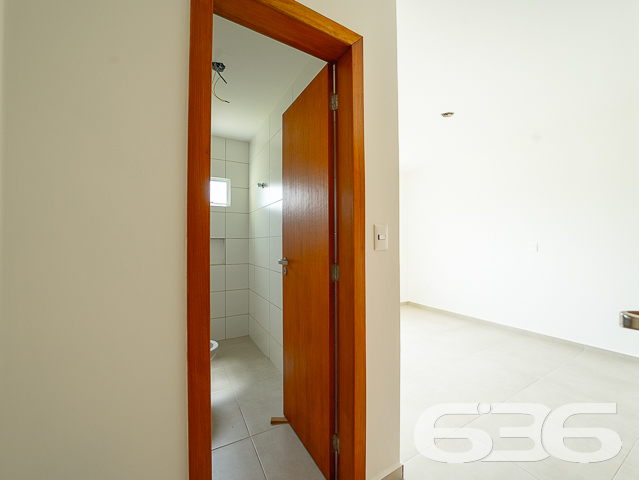 ÓTIMO SOBRADO TRIPLEX COM 4 SUÍTES COM CLOSET DE FRENTE PARA O MAR EM ITAJUBA
Este é simplesmente um imóvel espetacular! Conta com 4 suítes espaçosas e confortáveis, cada uma com seu próprio closet, para que você tenha todo o espaço necessário para organizar suas roupas e pertences. Além disso, a casa conta com uma incrível área externa, com piscina e churrasqueira, para momentos de lazer e descontração em família e com amigos.
Localizado em um condomínio fechado, com segurança 24 horas, este sobrado oferece todo o conforto e privacidade que você procura. Com um design moderno e sofisticado, a casa conta com uma ampla sala de estar e jantar, integrada com a cozinha, para momentos de convívio e descontração.
E o melhor de tudo: são 143m² de área privativa, de frente para o mar, proporcionando uma vista deslumbrante e o som das ondas do mar para relaxar e renovar as energias.
Conta com 2 vagas de garagem.
Somente o fato de abrir a janela enxergar aquela imensidão azul faz qualquer pessoa concordar que não existe vista mais linda do que ver o mar da janela da sua morada.
Adquirir um imóvel de frente para a praia é adquirir qualidade de vida.
Não perca tempo! Venha viver histórias inesquecíveis aqui.
Fale conosco e saiba mais:
Telefone: (47) 3451-0636
WhatsApp: (47) 99190-0636
Imobiliária 636.