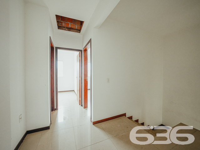 IMÓVEL COM SUÍTE + 2 QUARTOS NO BAIRRO ITAUM
Este é um geminado com 148m² de área total em um residencial com piscina, quiosque e outras áreas de lazer. Tem em sua composição cômodos amplos, iluminados e bem arejados, dispondo de 3 dormitórios (sendo uma suíte), 2 banheiros, sala de estar e sala de jantar, cozinha e vaga de garagem para um carro.
O seu layout interior é lindo! Possui piso cerâmico na parte térrea com pintura que reluz bem no ambiente - tornando-o bem claro e criando uma atmosfera harmoniosa e encantadora.
Possui espaço nos fundos com churrasqueira para você desfrutar de bons momentos ao lado de familiares e amigos.
Está localizada no bairro Itaum, próxima de escolas, supermercados, farmácias, academias e todas as comodidades necessárias para o dia a dia.
Ficou interessado? Não perca tempo! Agende sua visita conosco agora mesmo.
Saiba mais:
Telefone: (47) 3451-0636
WhatsApp: (47) 99190-0636
Imobiliária 636.