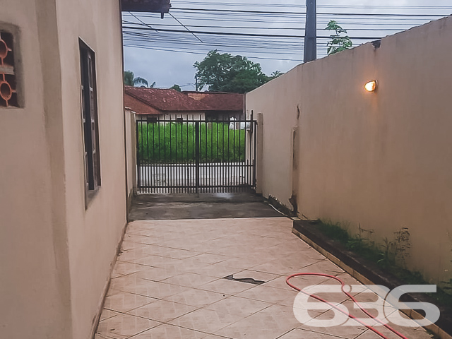 INVISTA EM ALUGUÉIS NO BAIRRO JOÃO COSTA - ESTUDA PERMUTA
Se você procura por um lugar para comprar e investir, essa é uma ótima oportunidade!
Este imóvel dispõe de 4 aluguéis separados, sendo um sobrado (térreo e primeiro piso separados) e duas quitinetes na frente da casa.
Excelente retorno mensal sobre o percentual investido!!!
Está situado próximo ao transporte público, mercados, escolas, CEIs, lojas e comércios em geral.
Fale com um de nossos corretores e saiba mais sobre esse oportuno imóvel!
Telefone: (47) 3451-0636
WhatsApp: (47) 99190-0636
Imobiliária 636.