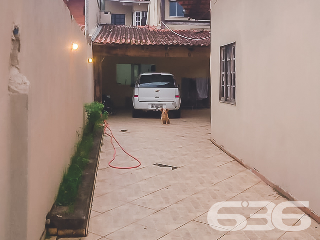 INVISTA EM ALUGUÉIS NO BAIRRO JOÃO COSTA - ESTUDA PERMUTA
Se você procura por um lugar para comprar e investir, essa é uma ótima oportunidade!
Este imóvel dispõe de 4 aluguéis separados, sendo um sobrado (térreo e primeiro piso separados) e duas quitinetes na frente da casa.
Excelente retorno mensal sobre o percentual investido!!!
Está situado próximo ao transporte público, mercados, escolas, CEIs, lojas e comércios em geral.
Fale com um de nossos corretores e saiba mais sobre esse oportuno imóvel!
Telefone: (47) 3451-0636
WhatsApp: (47) 99190-0636
Imobiliária 636.