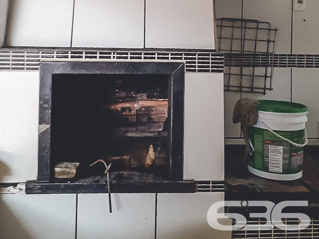 INVISTA EM ALUGUÉIS NO BAIRRO JOÃO COSTA - ESTUDA PERMUTA
Se você procura por um lugar para comprar e investir, essa é uma ótima oportunidade!
Este imóvel dispõe de 4 aluguéis separados, sendo um sobrado (térreo e primeiro piso separados) e duas quitinetes na frente da casa.
Excelente retorno mensal sobre o percentual investido!!!
Está situado próximo ao transporte público, mercados, escolas, CEIs, lojas e comércios em geral.
Fale com um de nossos corretores e saiba mais sobre esse oportuno imóvel!
Telefone: (47) 3451-0636
WhatsApp: (47) 99190-0636
Imobiliária 636.