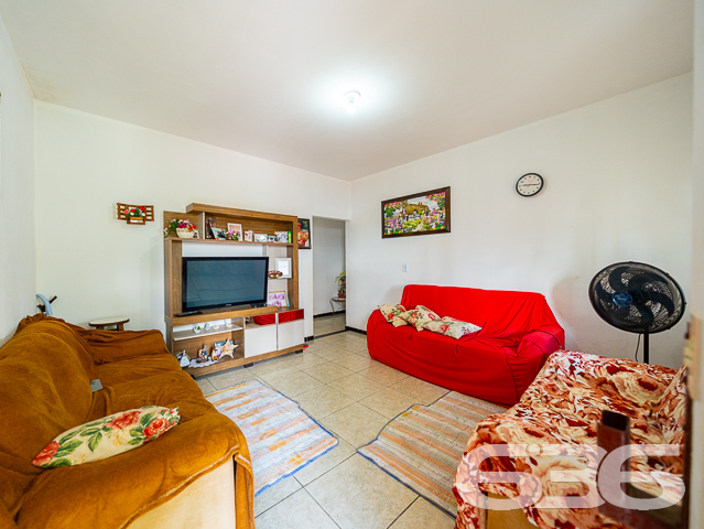IMÓVEL COM 3 QUARTOS NO BAIRRO PARANAGUAMIRIM - ESTUDA PERMUTA

Esta é uma casa muito bem construída em alvenaria com laje, tendo suas aberturas e cobertura toda em madeira de lei (peroba) - uma madeira nobre, muito resistente e apresenta um acabamento fino. São 110m² de área construída sobre um amplo terreno com 360m², sendo 12 metros de frente por 30 metros nas laterais.

Sua composição dispõe de 3 dormitórios confortáveis, 2 banheiros, 2 despensas, sala de estar e sala de jantar, cozinha, área de serviço e garagem para 2 carros. Ainda conta com uma pequena área comercial construída na frente do imóvel, além de um amplo espaço nos fundos e pergolado para área de festas - ideal para aqueles momentos com a família e os amigos.

O imóvel com cores vibrantes é totalmente murado e com portão fechado, contando com ambientes arejados e bem iluminados. Está situado em ótima localização, próximo de ponto de ônibus, supermercados, verdureira, posto de saúde, restaurantes, lojas e comércios em geral.

Conheça pessoalmente cada detalhe dessa linda residência! Fale com um de nossos corretores agora mesmo!

Saiba mais:
Telefone: (47) 3451-0636
WhatsApp: (47) 99190-0636

Imobiliária 636.