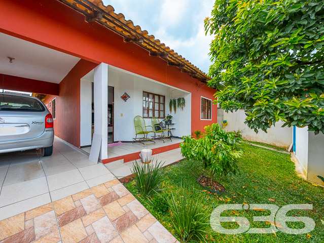 IMÓVEL COM 3 QUARTOS NO BAIRRO PARANAGUAMIRIM - ESTUDA PERMUTA

Esta é uma casa muito bem construída em alvenaria com laje, tendo suas aberturas e cobertura toda em madeira de lei (peroba) - uma madeira nobre, muito resistente e apresenta um acabamento fino. São 110m² de área construída sobre um amplo terreno com 360m², sendo 12 metros de frente por 30 metros nas laterais.

Sua composição dispõe de 3 dormitórios confortáveis, 2 banheiros, 2 despensas, sala de estar e sala de jantar, cozinha, área de serviço e garagem para 2 carros. Ainda conta com uma pequena área comercial construída na frente do imóvel, além de um amplo espaço nos fundos e pergolado para área de festas - ideal para aqueles momentos com a família e os amigos.

O imóvel com cores vibrantes é totalmente murado e com portão fechado, contando com ambientes arejados e bem iluminados. Está situado em ótima localização, próximo de ponto de ônibus, supermercados, verdureira, posto de saúde, restaurantes, lojas e comércios em geral.

Conheça pessoalmente cada detalhe dessa linda residência! Fale com um de nossos corretores agora mesmo!

Saiba mais:
Telefone: (47) 3451-0636
WhatsApp: (47) 99190-0636

Imobiliária 636.