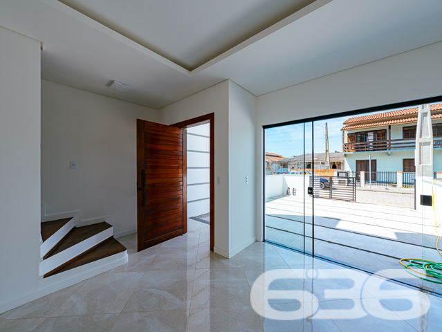 Sobrado com 1 suíte + 2 dormitórios no bairro Costeira, Balneário Barra do Sul, a poucos passos da lagoa.
Este é um imóvel excelente com 107m² de área privativa, projetado com cômodos amplos, confortáveis e modernos. Seu layout proporciona estilo, iluminação e ventilação natural.
O sobrado conta com 3 quartos muito aconchegantes, incluindo uma bela suíte, além de sacada, sala de estar, copa e cozinha integradas, banheiro social, lavabo, área de serviço e uma vaga de garagem.
Localizado em uma excelente região no bairro Costeira, está a poucos passos da lagoa e próximo de todas as comodidades necessárias para o dia a dia.
Não perca essa oportunidade! Venha viver momentos incríveis aqui.
Entre em contato conosco para saber mais:
Telefone: (47) 3448-3636
WhatsApp: (47) 99190-0636
Imobiliária 636