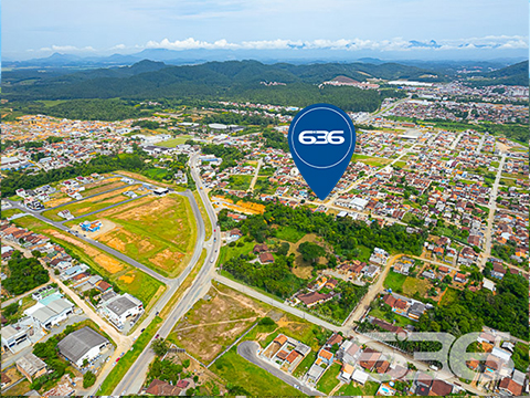 TERRENO DE ESQUINA À VENDA NO BAIRRO ITINGA, ARAQUARI
Apresentamos um terreno de esquina espaçoso, abrangendo uma área total de 417,28m², com uma abertura de 20,42 metros. Esta propriedade é ideal para construtores ou empreendimentos residenciais multifamiliares.
A localização é privilegiada no bairro Itinga, Araquari, com proximidade de supermercados, restaurantes, parque aquático, opções de transporte público, lojas comerciais e uma variedade de serviços disponíveis na região.
Não perca essa grande oportunidade! Fale com um de nossos corretores agora mesmo e saiba mais sobre esse excelente lote.
Tire seus planos do papel e conte com a 636 para realizá-los.
Telefone: (47) 3451-0636
WhatsApp: (47) 99190-0636
Imobiliária 636.