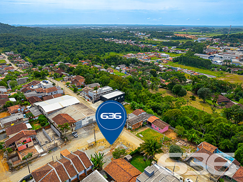 TERRENO DE ESQUINA À VENDA NO BAIRRO ITINGA, ARAQUARI
Apresentamos um terreno de esquina espaçoso, abrangendo uma área total de 417,28m², com uma abertura de 20,42 metros. Esta propriedade é ideal para construtores ou empreendimentos residenciais multifamiliares.
A localização é privilegiada no bairro Itinga, Araquari, com proximidade de supermercados, restaurantes, parque aquático, opções de transporte público, lojas comerciais e uma variedade de serviços disponíveis na região.
Não perca essa grande oportunidade! Fale com um de nossos corretores agora mesmo e saiba mais sobre esse excelente lote.
Tire seus planos do papel e conte com a 636 para realizá-los.
Telefone: (47) 3451-0636
WhatsApp: (47) 99190-0636
Imobiliária 636.