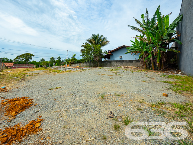 TERRENO DE ESQUINA À VENDA NO BAIRRO ITINGA, ARAQUARI
Apresentamos um terreno de esquina espaçoso, abrangendo uma área total de 417,28m², com uma abertura de 20,42 metros. Esta propriedade é ideal para construtores ou empreendimentos residenciais multifamiliares.
A localização é privilegiada no bairro Itinga, Araquari, com proximidade de supermercados, restaurantes, parque aquático, opções de transporte público, lojas comerciais e uma variedade de serviços disponíveis na região.
Não perca essa grande oportunidade! Fale com um de nossos corretores agora mesmo e saiba mais sobre esse excelente lote.
Tire seus planos do papel e conte com a 636 para realizá-los.
Telefone: (47) 3451-0636
WhatsApp: (47) 99190-0636
Imobiliária 636.