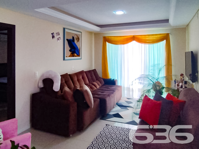 IMÓVEL COM 3 DORMITÓRIOS NO BAIRRO PARQUE GUARANI

Este é um ótimo imóvel para você e sua família! São 167m² de área construída - toda com acabamento em gesso por dentro e cômodos espaçosos, proporcionando mais conforto e aconchego para sua rotina. Possui uma sacada enorme capaz de oferecer um maravilhoso fim de tarde. 

Sua composição ainda dispõe de 3 dormitórios, 3 banheiros e garagem para até 3 carros. Ainda conta com uma proveitosa área de festas para desfrutar de bons momentos ao lado de pessoas especiais. Nos fundos, há uma outra casa de madeira que está alugada, caso queira manter, poderá deixar a casa e obter a renda do aluguel.

Está situado no bairro Parque Guarani, próximo de todas as comodidades necessárias para seu dia a dia, como: supermercado, panificadora, farmácia, escolas, transporte público e demais serviços e estabelecimentos da região.

Saiba mais detalhes desse excelente sobrado! Não vai perder essa oportunidade, né?!

Fale com um de nossos corretores:
Telefone: (47) 3451-0636
WhatsApp: (47) 99190-0636

Imobiliária 636.