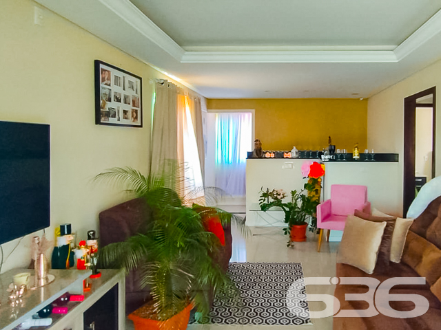 IMÓVEL COM 3 DORMITÓRIOS NO BAIRRO PARQUE GUARANI

Este é um ótimo imóvel para você e sua família! São 167m² de área construída - toda com acabamento em gesso por dentro e cômodos espaçosos, proporcionando mais conforto e aconchego para sua rotina. Possui uma sacada enorme capaz de oferecer um maravilhoso fim de tarde. 

Sua composição ainda dispõe de 3 dormitórios, 3 banheiros e garagem para até 3 carros. Ainda conta com uma proveitosa área de festas para desfrutar de bons momentos ao lado de pessoas especiais. Nos fundos, há uma outra casa de madeira que está alugada, caso queira manter, poderá deixar a casa e obter a renda do aluguel.

Está situado no bairro Parque Guarani, próximo de todas as comodidades necessárias para seu dia a dia, como: supermercado, panificadora, farmácia, escolas, transporte público e demais serviços e estabelecimentos da região.

Saiba mais detalhes desse excelente sobrado! Não vai perder essa oportunidade, né?!

Fale com um de nossos corretores:
Telefone: (47) 3451-0636
WhatsApp: (47) 99190-0636

Imobiliária 636.