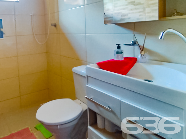 IMÓVEL COM 3 DORMITÓRIOS NO BAIRRO PARQUE GUARANI

Este é um ótimo imóvel para você e sua família! São 167m² de área construída - toda com acabamento em gesso por dentro e cômodos espaçosos, proporcionando mais conforto e aconchego para sua rotina. Possui uma sacada enorme capaz de oferecer um maravilhoso fim de tarde. 

Sua composição ainda dispõe de 3 dormitórios, 3 banheiros e garagem para até 3 carros. Ainda conta com uma proveitosa área de festas para desfrutar de bons momentos ao lado de pessoas especiais. Nos fundos, há uma outra casa de madeira que está alugada, caso queira manter, poderá deixar a casa e obter a renda do aluguel.

Está situado no bairro Parque Guarani, próximo de todas as comodidades necessárias para seu dia a dia, como: supermercado, panificadora, farmácia, escolas, transporte público e demais serviços e estabelecimentos da região.

Saiba mais detalhes desse excelente sobrado! Não vai perder essa oportunidade, né?!

Fale com um de nossos corretores:
Telefone: (47) 3451-0636
WhatsApp: (47) 99190-0636

Imobiliária 636.
