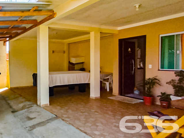 IMÓVEL COM 3 DORMITÓRIOS NO BAIRRO PARQUE GUARANI

Este é um ótimo imóvel para você e sua família! São 167m² de área construída - toda com acabamento em gesso por dentro e cômodos espaçosos, proporcionando mais conforto e aconchego para sua rotina. Possui uma sacada enorme capaz de oferecer um maravilhoso fim de tarde. 

Sua composição ainda dispõe de 3 dormitórios, 3 banheiros e garagem para até 3 carros. Ainda conta com uma proveitosa área de festas para desfrutar de bons momentos ao lado de pessoas especiais. Nos fundos, há uma outra casa de madeira que está alugada, caso queira manter, poderá deixar a casa e obter a renda do aluguel.

Está situado no bairro Parque Guarani, próximo de todas as comodidades necessárias para seu dia a dia, como: supermercado, panificadora, farmácia, escolas, transporte público e demais serviços e estabelecimentos da região.

Saiba mais detalhes desse excelente sobrado! Não vai perder essa oportunidade, né?!

Fale com um de nossos corretores:
Telefone: (47) 3451-0636
WhatsApp: (47) 99190-0636

Imobiliária 636.