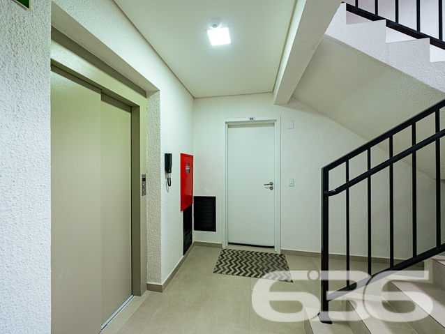 Apartamento com suíte à venda no Costa e Silva em Joinville – moderno, espaçoso e pronto para morar!

Está buscando um imóvel com design moderno, excelente acabamento e pronto para morar? Então você precisa conhecer este apartamento, com 126,71m² de área, localizado no bairro Costa e Silva – um dos bairros mais consolidados e valorizados de Joinville/SC.

O edifício possui fachada contemporânea com detalhes em madeira, linhas retas e cores sofisticadas, transmitindo elegância logo ao primeiro olhar. A estrutura interna segue o mesmo padrão: hall decorado, escadaria ampla, elevador moderno e acabamento de qualidade superior em todos os andares.

O apartamento é muito bem distribuído: conta com 2 dormitórios (sendo 1 suíte), 2 banheiros, uma confortável sala de estar e jantar integradas, cozinha espaçosa, 2 sacadas (uma delas com churrasqueira privativa), além de garagem coberta para maior comodidade e segurança.

Localizado em rua pavimentada e com face norte, o imóvel recebe excelente iluminação natural durante todo o dia. A região conta com infraestrutura completa, com fácil acesso a escolas, supermercados, farmácias, comércio em geral e transporte público.

Agende agora sua visita com um dos corretores da 636 Negócios Imobiliários e encante-se com essa oportunidade única de viver bem, em um imóvel de alto padrão e pronto para receber você e sua família!
 
636 NEGÓCIOS IMOBILIÁRIOS: A SUA MELHOR ESCOLHA
Com mais de 30 anos de experiência, a 636 Negócios Imobiliários é sua parceira ideal para encontrar o imóvel perfeito. Estamos prontos para ajudá-lo a fazer deste imóvel o seu novo lar.
 
Telefone: (47) 3451-0636
WhatsApp: (47) 99190-0636
 
Não perca esta oportunidade única. Visite nosso site para mais informações: i636.com.br