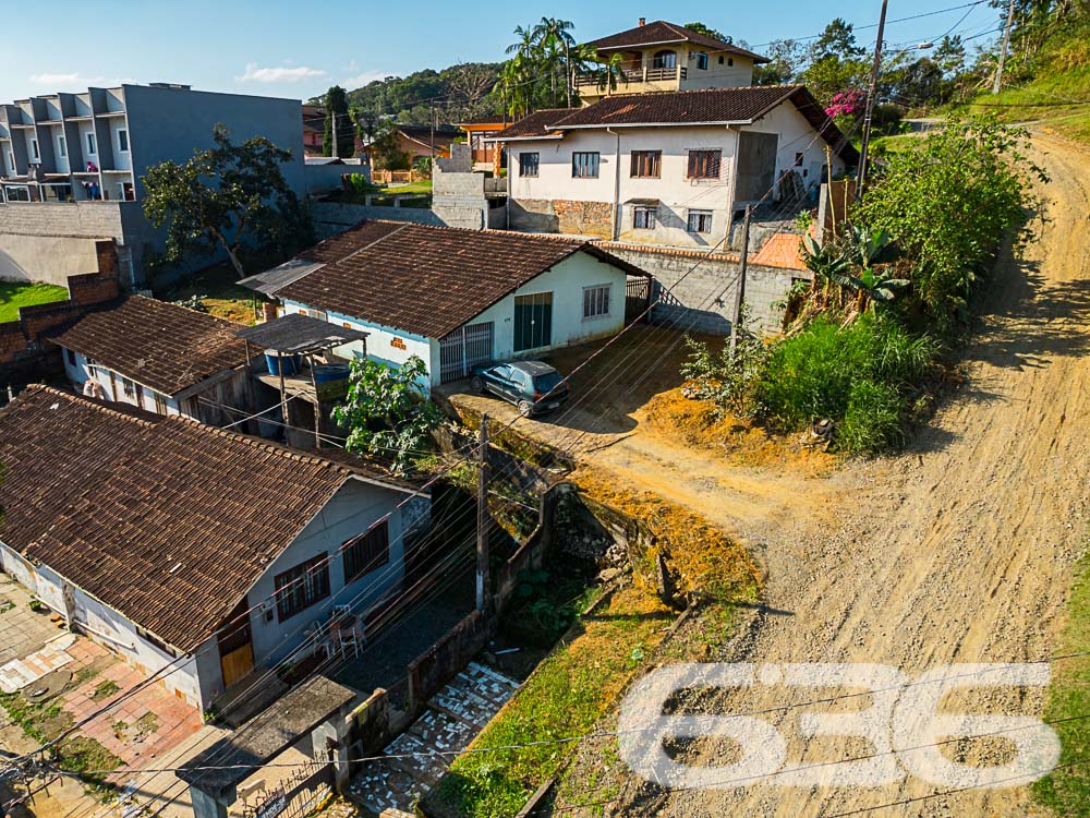 OPORTUNIDADE NO BAIRRO GUANABARA!

Apresentamos a você uma oportunidade no bairro Guanabara em Joinville. Com um terreno generoso de 524,47m², aqui é uma mina de ouro para investidores inteligentes.

A localização é um bônus adicional. No bairro Guanabara, você estará próximo a tudo o que precisa - escolas, mercados, transporte público e muito mais. Aproveite o conforto da vida urbana sem abrir mão da tranquilidade que um lar proporciona.

Não perca essa chance de viver e investir com sabedoria.

Fale conosco e saiba mais:
Telefone: (47) 3451-0636
WhatsApp: (47) 99190-0636

Imobiliária 636.