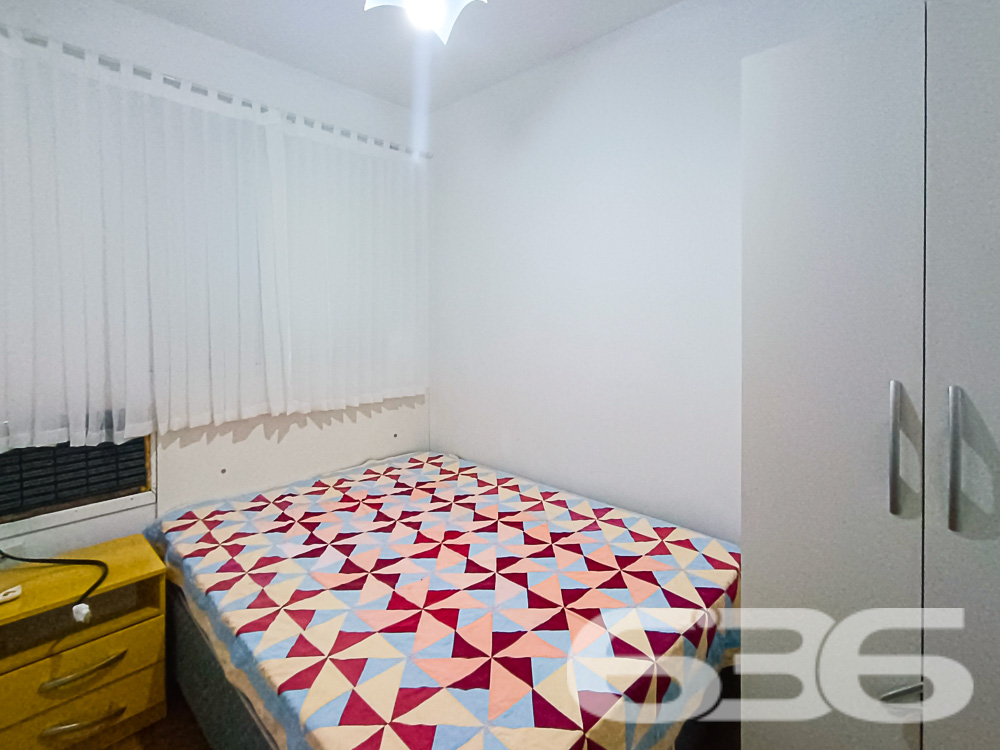 SUA CASA À BEIRA-MAR EM UBATUBA, SÃO FRANCISCO DO SUL: UMA OPORTUNIDADE RARA (5 QUARTOS)

Preparado para viver o sonho de morar perto do mar? Apresentamos a você este deslumbrante sobrado de 220m² de área construída, localizado em Ubatuba, São Francisco do Sul.

Esta espaçosa casa é um verdadeiro tesouro, situada a poucos metros da praia, na segunda quadra, com uma vista deslumbrante do nascer do sol e uma visão parcial do oceano.

Este imóvel oferece um estilo de vida invejável, com um espaço generoso e bem conservado. Sua fachada imponente e sua posição estratégica para aproveitar ao máximo a luz solar fazem dele um local ideal para relaxar e apreciar a tranquilidade da praia.

Com 5 dormitórios, esta casa é perfeita para famílias grandes ou para receber amigos em um ambiente confortável. A área de estar e jantar é ideal para compartilhar momentos especiais, enquanto a cozinha funcional oferece o espaço perfeito para preparar deliciosas refeições.

Com 4 vagas de garagem descobertas e 2 vagas cobertas, você terá espaço suficiente para receber visitantes. A área de festas com churrasqueira é ideal para churrascos à beira-mar, e a edícula adiciona uma dimensão adicional à propriedade.

Esta é a oportunidade que você esperava para aproveitar a brisa do oceano, viver perto do mar e abraçar o estilo de vida praiano. Entre em contato para agendar uma visita e não perca esta oportunidade única.

Telefone: 47 3448-3636
WhatsApp: 47 99190-0636

Imobiliária 636.