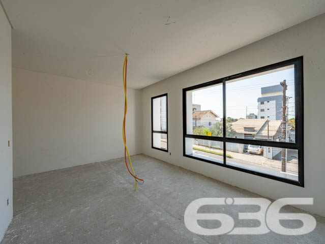SOBRADO DE ALTO PADRÃO NO BAIRRO IRIRÚ - COM SUÍTE MASTER + 2 SUÍTES

Imagine viver em um sobrado de alto padrão com 221,71m² de área construída, localizado no desejado bairro Iririú. Este imóvel não é apenas uma casa, mas um estilo de vida. Com 2 suítes, uma suíte master e 5 banheiros, este sobrado oferece luxo e conforto em cada detalhe, e ainda está em fase de acabamento, permitindo que você adicione seu toque pessoal.

DETALHES DO IMÓVEL:
O sobrado conta com 2 suítes espaçosas, além uma suíte master, proporcionando um ambiente de luxo e privacidade. A sala de estar e jantar oferece um espaço aberto e acolhedor, perfeito para receber amigos e familiares. A cozinha, planejada para ser prática e elegante, será o coração da sua casa.

LOCALIZAÇÃO E INFRAESTRUTURA:
O bairro Iririú é conhecido por sua excelente localização e infraestrutura completa. Aqui, você estará perto de tudo que precisa para um dia a dia conveniente e agradável.

ESCOLHA A 636 NEGÓCIOS IMOBILIÁRIOS:
Com mais de 30 anos de experiência no mercado imobiliário, a 636 Negócios Imobiliários é a escolha certa para quem busca qualidade e segurança. Nossa equipe de profissionais altamente qualificados está pronta para auxiliá-lo em cada etapa do processo.
Telefone: (47) 3451-0636
WhatsApp: (47) 99190-0636