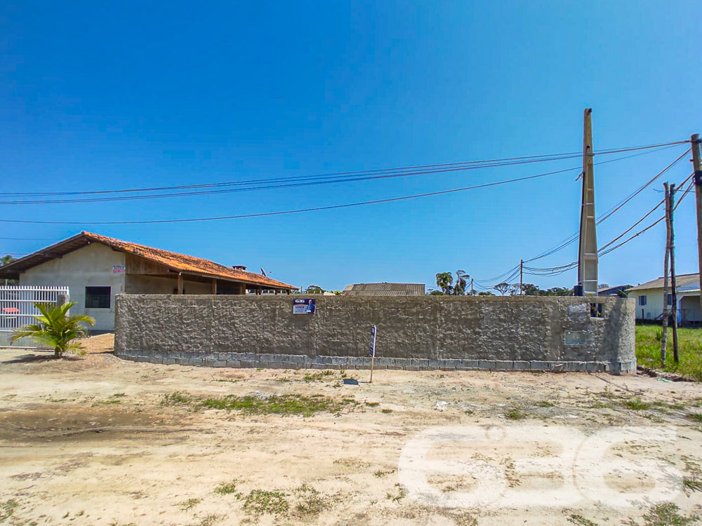VENDE-SE TERRENO DE ESQUINA PRÓXIMO AO CANAL DO LINGUADO!
Sonha em construir a casa dos seus sonhos em um local paradisíaco? Apresentamos este magnífico terreno de esquina com 442,50m² de área total, localizado no bairro Ervino em São Francisco do Sul. A menos de 300 metros do Canal do Linguado, este terreno totalmente murado é o cenário perfeito para sua futura residência ou empreendimento.
UM TERRENO, INÚMERAS POSSIBILIDADES:
Com espaço de sobra, este terreno oferece inúmeras possibilidades para você criar a casa dos seus sonhos. Imagine um jardim exuberante, uma piscina para os dias quentes ou até mesmo uma área gourmet para receber amigos e familiares. As opções são infinitas!
VIVA A MAGIA DO LITORAL CATARINENSE:
O bairro Ervino é uma verdadeira joia do litoral catarinense, conhecido por suas praias deslumbrantes e ambiente tranquilo. A proximidade ao Canal do Linguado oferece uma experiência única, perfeita para os amantes da pesca, esportes aquáticos ou simplesmente para quem busca paz e tranquilidade.
ESCOLHA A 636 NEGÓCIOS IMOBILIÁRIOS:
Com mais de 30 anos de experiência no mercado imobiliário, a 636 Negócios Imobiliários é sua parceira de confiança. Entre em contato conosco para mais informações e faça um investimento seguro e rentável.
Telefone: (47) 3448-3636
WhatsApp: (47) 99190-0636