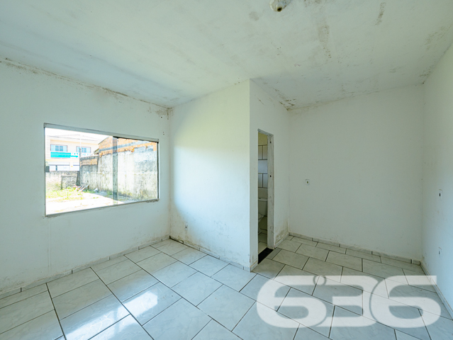 VENDE-SE TERRENO COM POTENCIAL NO BAIRRO PARANAGUAMIRIM - ESTUDA PERMUTA
No coração do Paranaguamirim, encontra-se este terreno de 240m², com 11 metros de frente e 25 metros nas laterais. Com uma área construída de 100m², o imóvel atual oferece a oportunidade perfeita para reforma ou demolição, abrindo caminho para um projeto inovador.
Espaço e Versatilidade para Realizar Seus Projetos
Este terreno plano é uma oportunidade de ouro para investidores e construtores. Seja para desenvolver uma residência personalizada ou um empreendimento comercial, este espaço oferece a liberdade criativa que você procura.
Localização Estratégica no Bairro Paranaguamirim
Situado em uma região em crescimento, este terreno está próximo a várias comodidades e serviços, garantindo conveniência e qualidade de vida. A localização estratégica promete valorização contínua e acessibilidade.
636 Negócios Imobiliários: Seu Guia para Investimentos Inteligentes
Com mais de três décadas de experiência no mercado imobiliário, a 636 Negócios Imobiliários é especialista em encontrar as melhores oportunidades de investimento. Estamos aqui para ajudá-lo a aproveitar ao máximo este terreno. Entre em contato conosco pelo telefone (47) 3451-0636 ou WhatsApp (47) 99190-0636 e vamos juntos planejar seu próximo grande investimento!