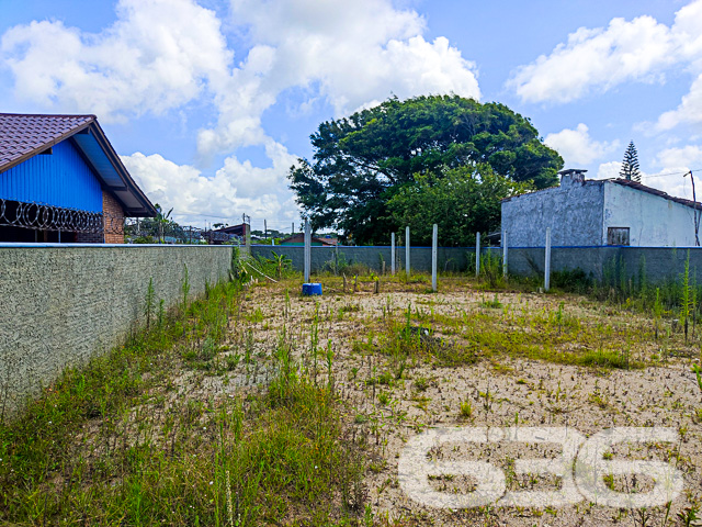???? Oportunidade Única na Maravilhosa Praia do Ervino, São Francisco do Sul - SC! ????
Seu pedacinho de paraíso espera por você a apenas 800 metros da deslumbrante Praia do Ervino. ???? Este terreno exclusivo de 364 m², completamente murado, oferece a oportunidade de construir o refúgio dos seus sonhos em uma das praias mais encantadoras de Santa Catarina.
???? Próximo ao Mar: A apenas 800 metros da Praia do Ervino, este terreno oferece a conveniência de estar próximo à areia e ao mar, permitindo que você aproveite a beleza natural sempre que desejar.
Localização Privilegiada:
Este terreno representa uma rara oportunidade de investimento na paradisíaca São Francisco do Sul. Desfrute da qualidade de vida à beira-mar, com fácil acesso a comodidades locais e atrações turísticas.
Não deixe essa chance escapar!
Contate-nos agora mesmo para mais informações ou agendar uma visita ao local. Faça parte deste cenário deslumbrante, construindo sua casa no coração da Praia do Ervino. ???? Seu futuro à beira-mar começa aqui! ????????
Com mais de 30 anos de experiência, a 636 Negócios Imobiliários é sua aliada na busca pelo imóvel ideal. Entre em contato pelo telefone (47) 3448-3636 ou WhatsApp (47) 99190-0636 e dê o primeiro passo para a vida na praia que você sempre sonhou.